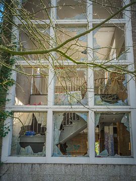 Zerbrochenes Fenster von Hanneke Bantje