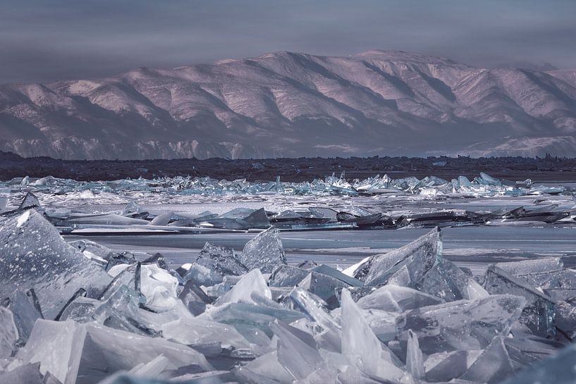 Creeping ice cream Baikalmeer by Peter Poppe