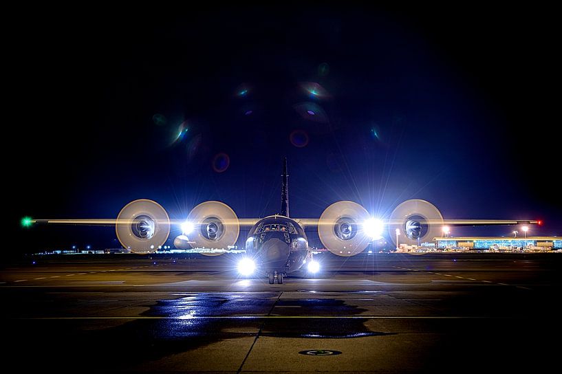 Belgische C-130 Hercules bei Nacht von Luc V.be