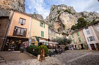 Moustiers Sainte Marie in de Provence in Frankrijk von Rosanne Langenberg Miniaturansicht