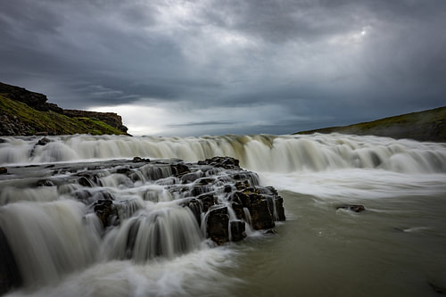 Dramatischer Wasserfall