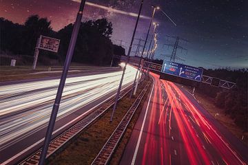 Autobahn A35 bei Nacht von Enrico Veneziano
