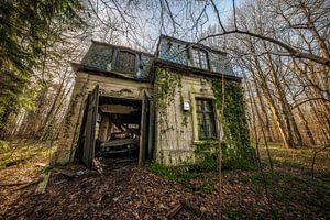 BMW dans une vieille grange abandonnée sur Steven Dijkshoorn