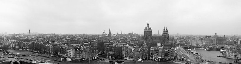 Wijd panorama van Amsterdam van Roger VDB