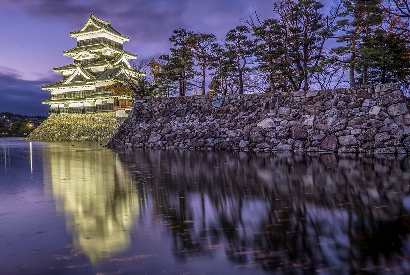 Matsumoto Castle Japan by Roel Beurskens