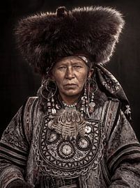 Frau aus der Mongolei in Festkleidung (um 1920) von Affect Fotografie