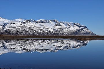 Reflecties van Elisa in Iceland