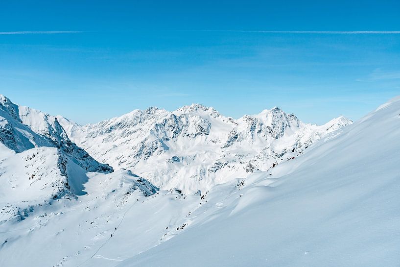Winteruitzicht op de Tiroolse Alpen van Leo Schindzielorz