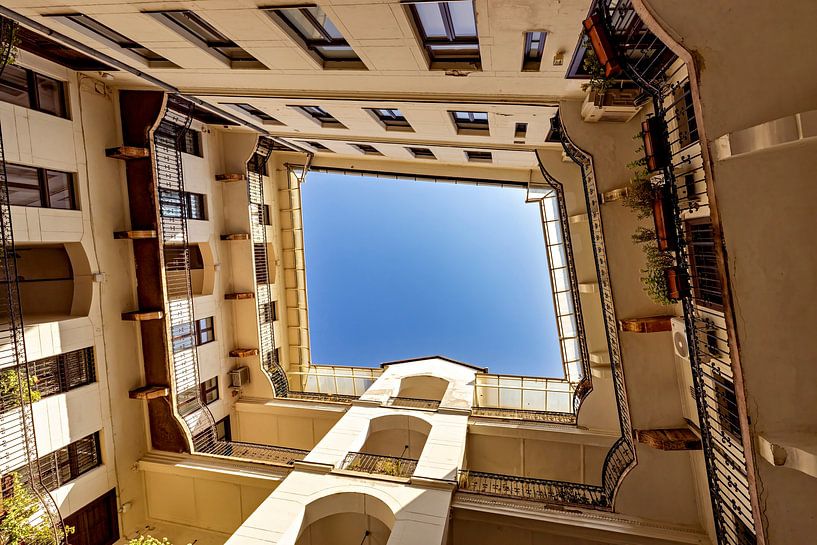 Historischer Innenhof in Budapest von Roland Brack