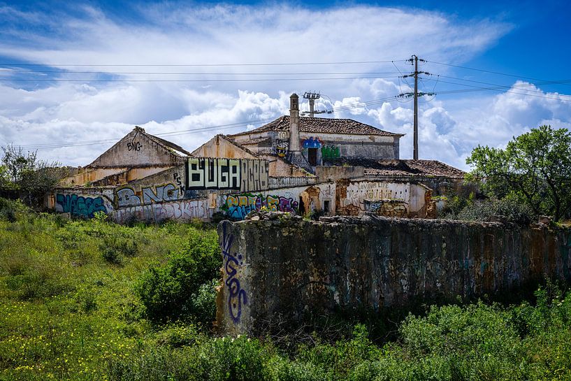 Old building in Porches by Eddy Westdijk