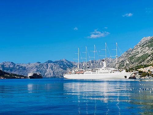 In de haven van Kotor
