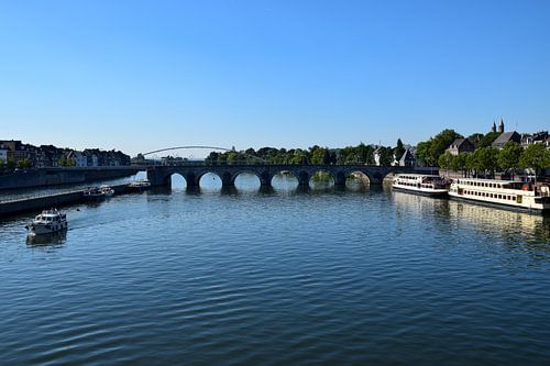 Zicht over de rivier in Maastricht