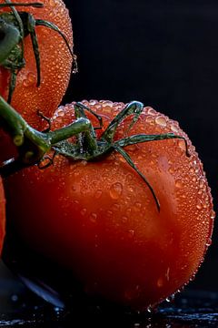 Frisse tomaat van Esther van Dijk
