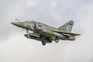 Atterrissage du Dassault Mirage 2000D français. sur Jaap van den Berg