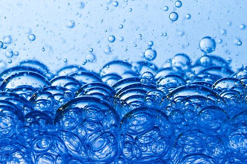 Water with bubbles