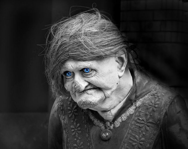 Vieille marionnette (Poupée vieille femme) par Caroline Lichthart