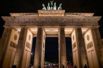 Berlin - Brandenburger Tor bei Nacht by t.ART