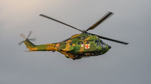 Forțele Aeriene Române IAR-330 Puma medevac helikopter.