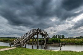 Crossing in a storm by Dieverdoatsie Fotografie