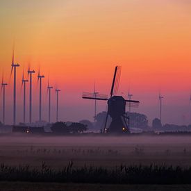 Moulin à vent près de Hellouw avec un soleil levant sur Rob Jansen