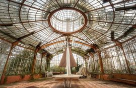 Abandoned Conservatory in Decay. by Roman Robroek - Photos of Abandoned Buildings
