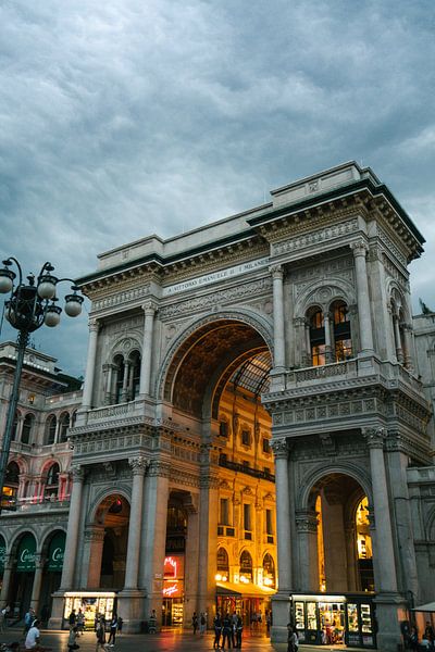 Milan by Hello Pompoyo