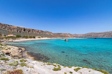 Blick auf den Strand von Gramvoussa, Kreta | Reisefotografie von Kelsey van den Bosch