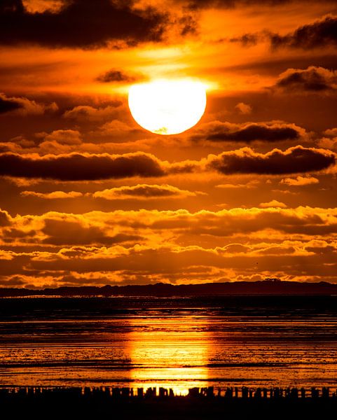 Zonsondergang bij Paesens Moddergat von Harrie Muis