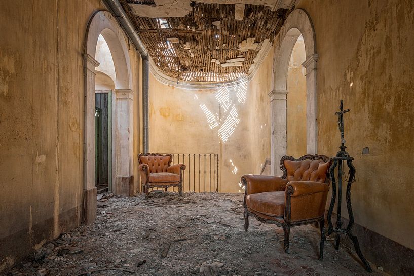 Lost Place - abandoned room by Gentleman of Decay