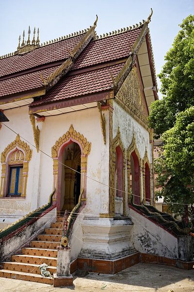 Wat Chom Chan, een vredige tempel met gouden details van Frank Photos