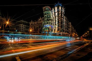 The dancing house by Loris Photography