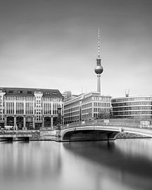 Fernsehturm Berlin (b/w) von Florian Schmidt