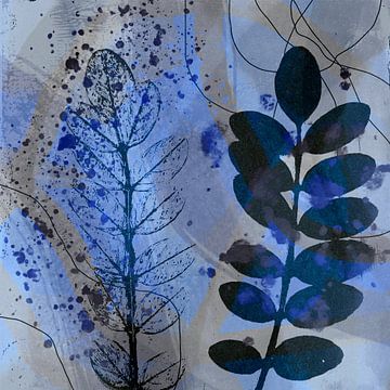 Abstract Retro Botanisch. Bladeren in blauw en taupe van Dina Dankers