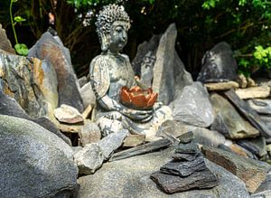 Buddha mit Balance Steine