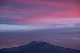 L'Etna serein dans la lumière du soir sur Bram Tempelaar Photography