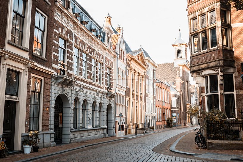 Die leere Wijnstraat in Dordrecht von Lizanne van Spanje