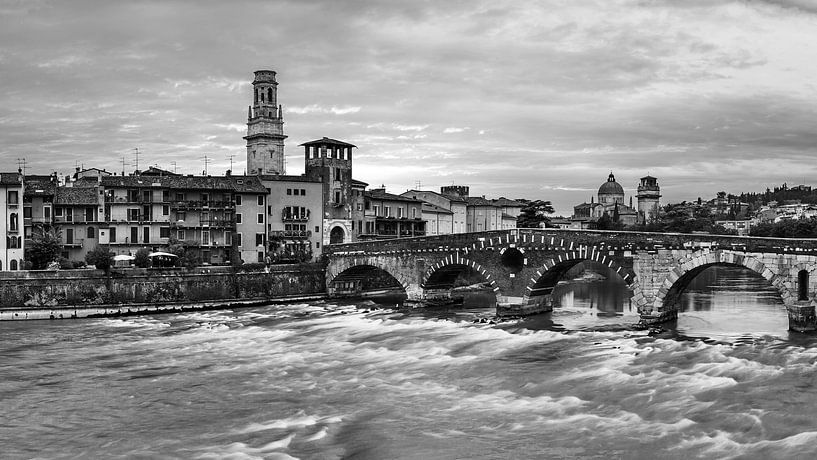 Ponte Pietra Brücke, Verona, Italien von Henk Meijer Photography