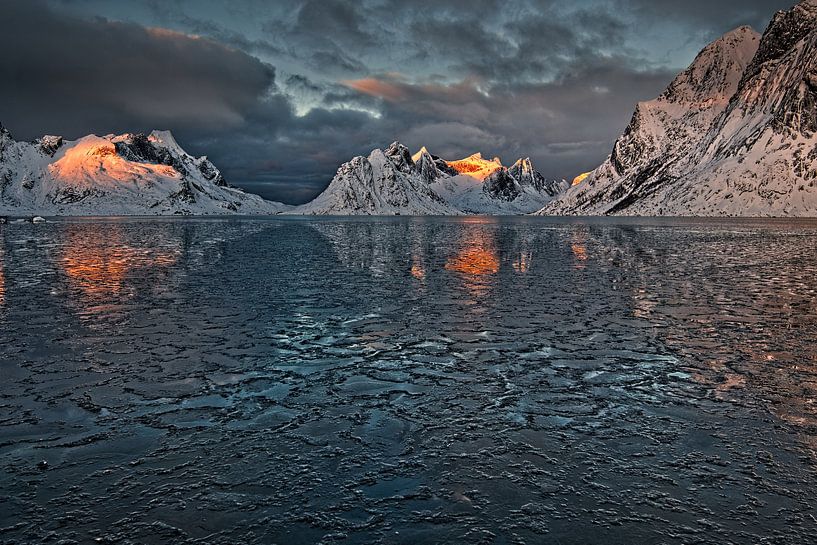 IJsfjord near the Lofoten by Dirk-Jan Steehouwer