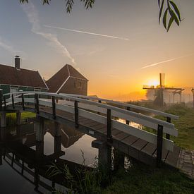 Zaanse Schans in de mist van Dirk Sander