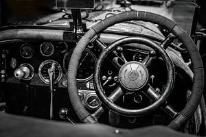 Mercedes-Benz SSK Black Bear 1929 – Ikonisches Lenkrad & Interieur | Klassische Auto Wandkunst
