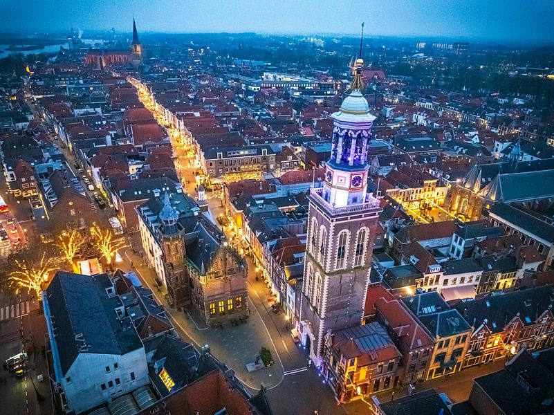 Kampen Nieuwe Toren tijdens een winteravond van Sjoerd van der Wal Fotografie