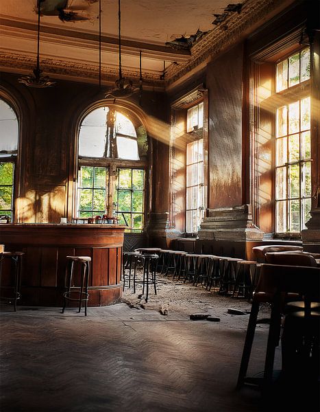 Lost Places Café bar à deux étages par Mustafa Kurnaz