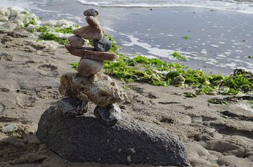 Kunst met strandstenen - 01 van Richard Pruim