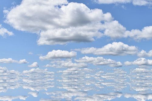 Wolken in een lentehemel