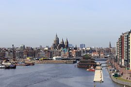 Amazing shot of the Oosterdok's canal in Amsterdam by Hernani Costa