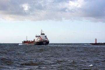 Zeeschip varend naar de Noordzee. van scheepskijkerhavenfotografie
