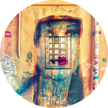 Blue eyes inside the old door