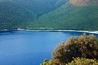 Het strand van Antisamos in Kefalonia