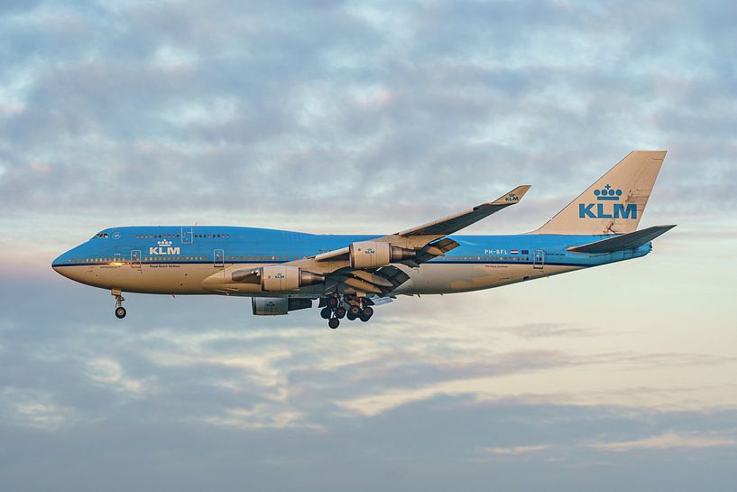 KLM Boeing 747-400 "City of Lima" (PH-BFL). by Jaap van den Berg