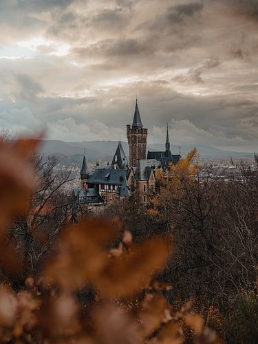 Kasteel met dramatische herfstluchten